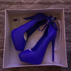 Beautiful Steve Madden platform heels, only worn once.
